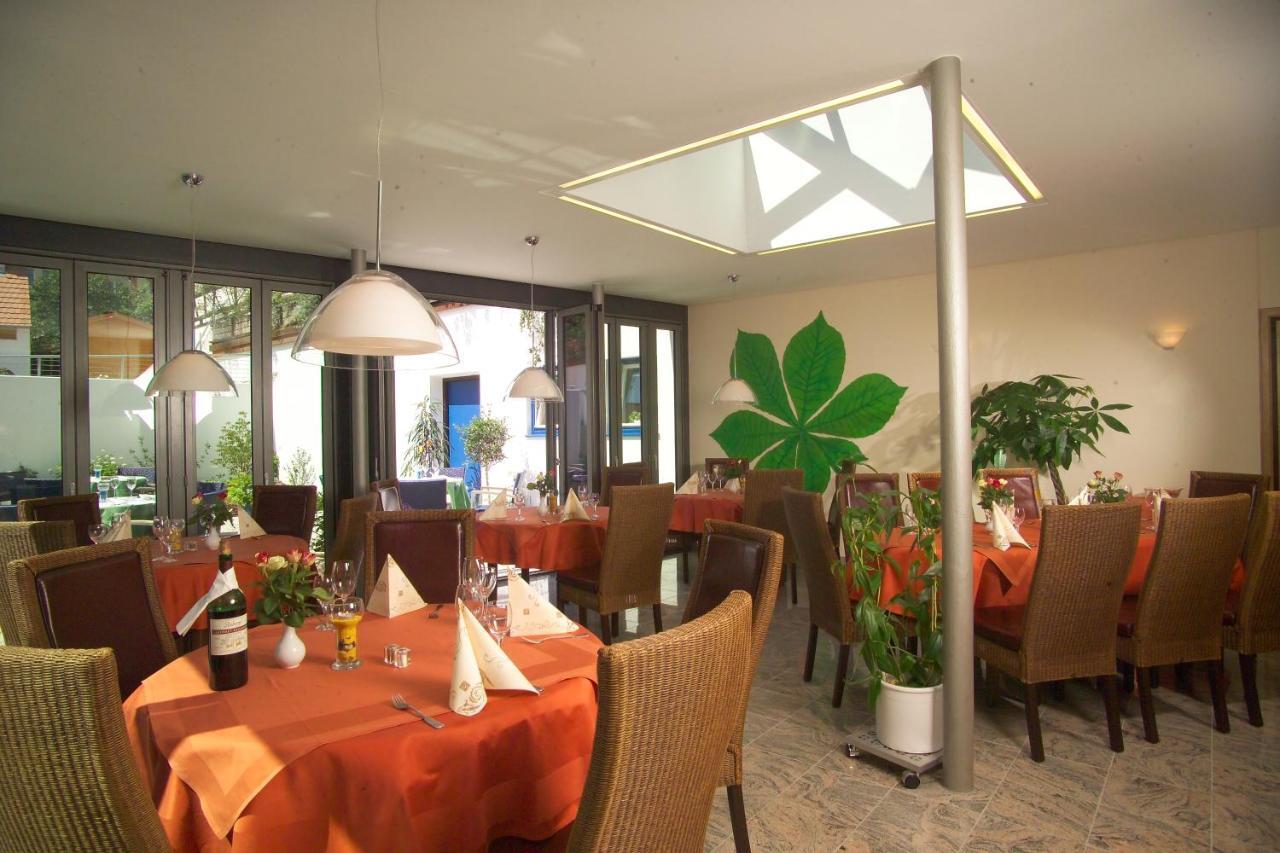 Hotel-Restaurant Goldenes Lamm Динкельсбюль Экстерьер фото